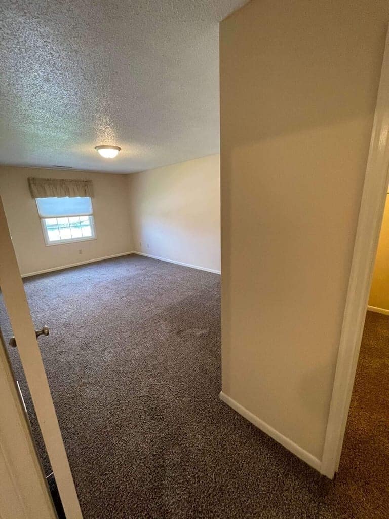 spacious master suite at cambridge place apartments