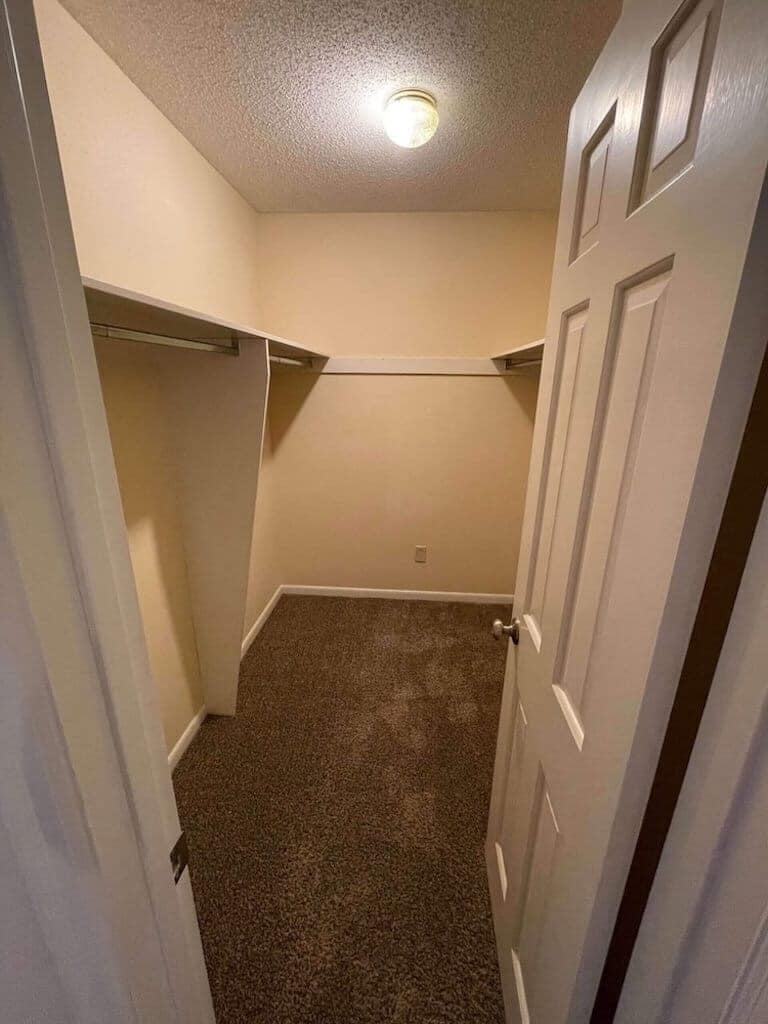 walk in closet space to spread out in your Iowa City Apartment